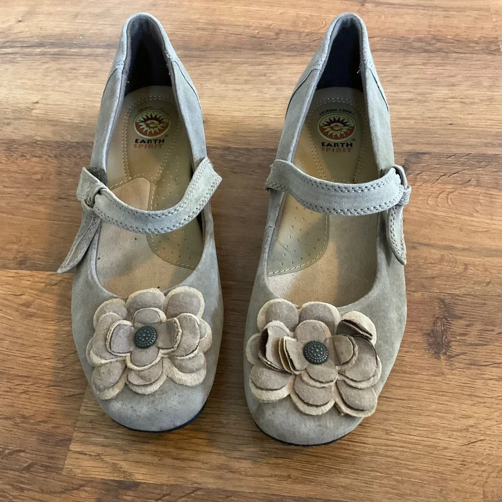 Earth Spirit Mary Jane Wedges Women 9 Taupe Leather Flower Strap Comfort